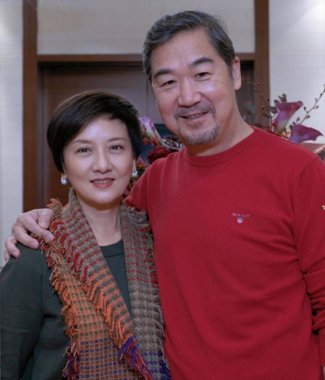 邓婕:王炸的新生 邓婕以在《红楼梦》中饰演王熙凤一角而在娱乐圈中