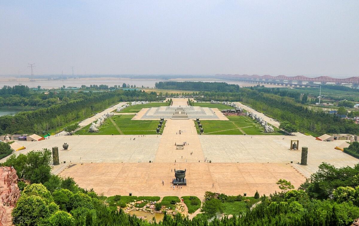 郑州黄河风景区——天下第一景 郑州黄河风景区位于