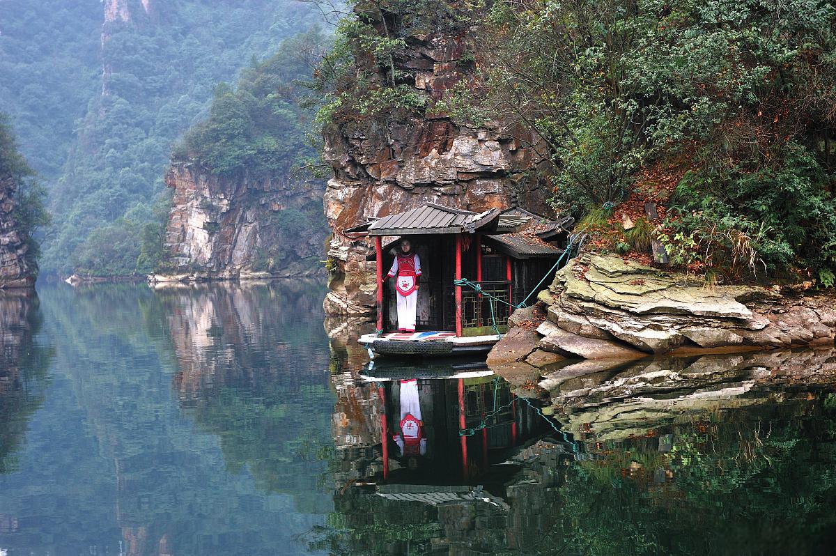 少华山旅游攻略 少华山,位于陕西省渭南市华州区,是一座集自然景观