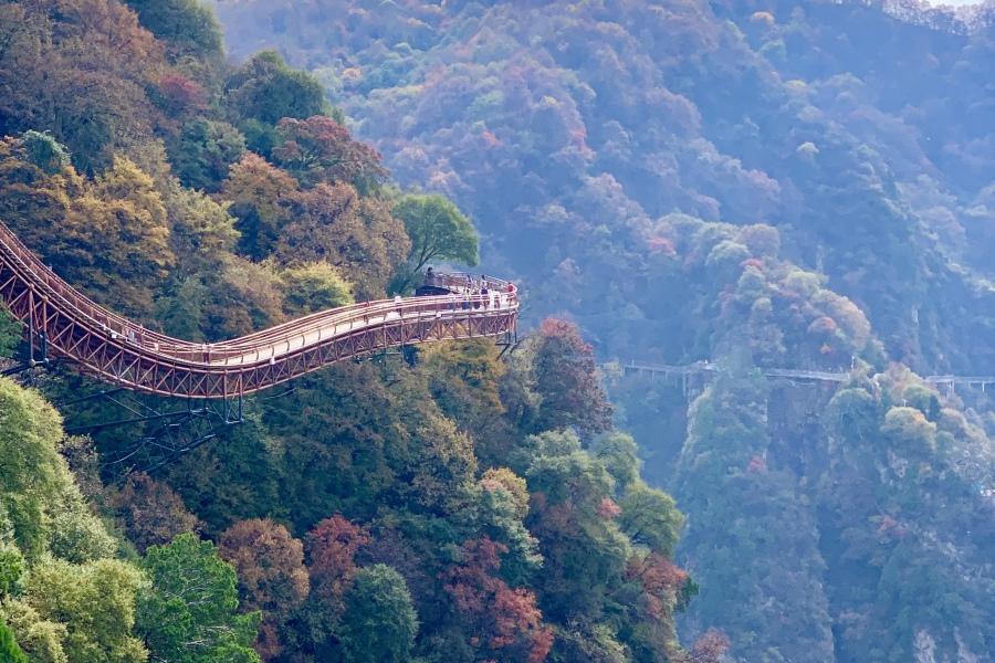 少华山旅游攻略 少华山,位于陕西省渭南市华州区,是一座集自然景观