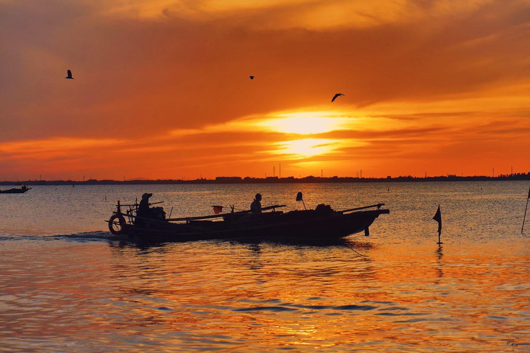 淀山湖畔的青浦报国寺和渔村 曾经风靡一时的知名景区,如今可能因为各