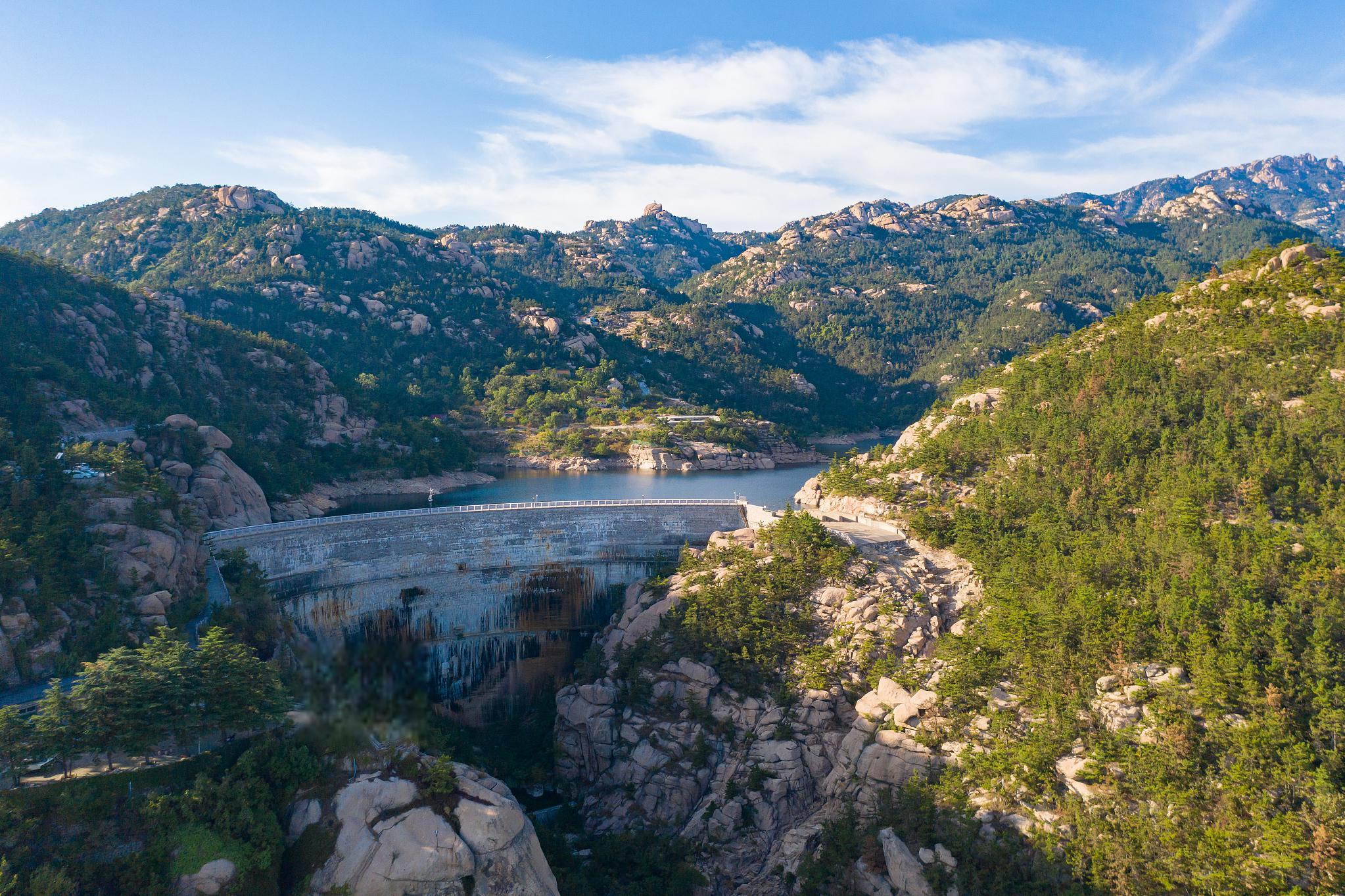 大珠山风景区:自然与人文的完美融合 大珠山风景区,位于青岛西海岸