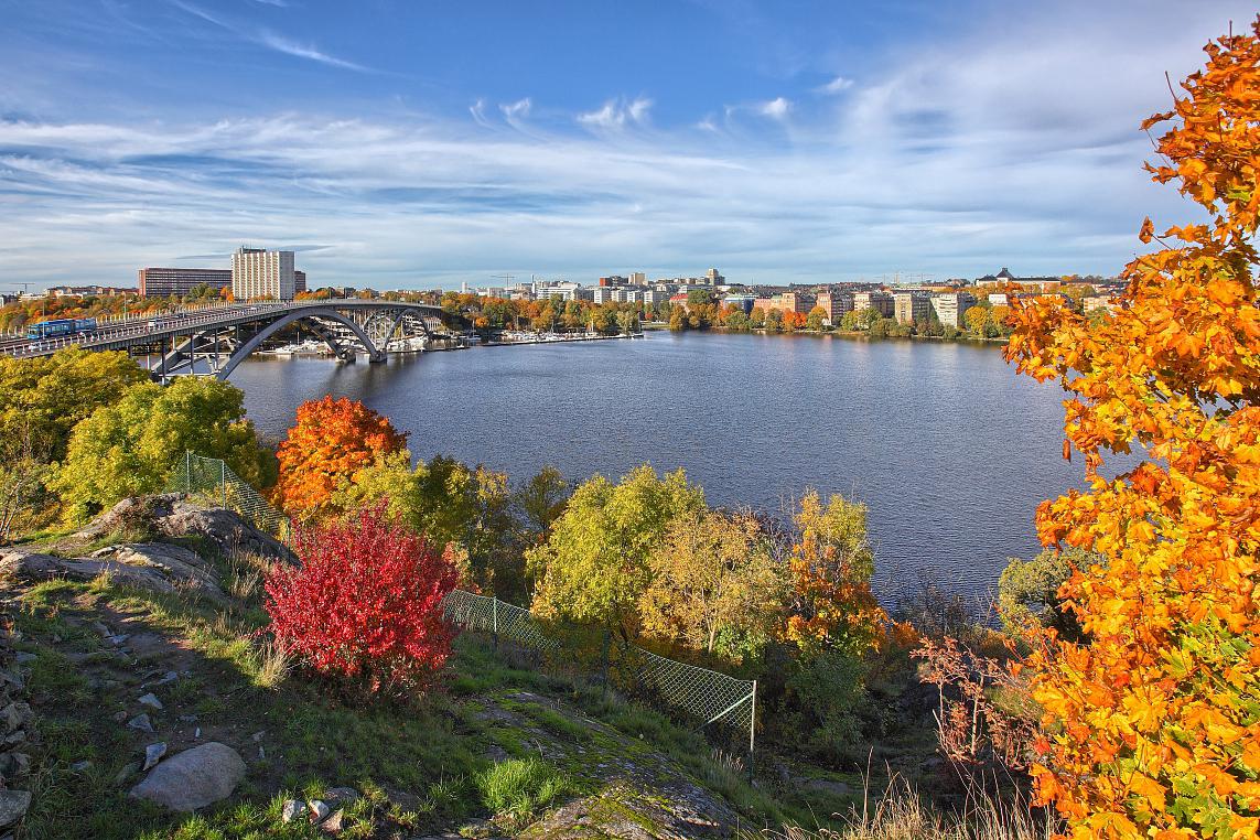 伯明翰秋季旅行攻略 随着秋天的到来,伯明翰这座充满活力的城市换上了