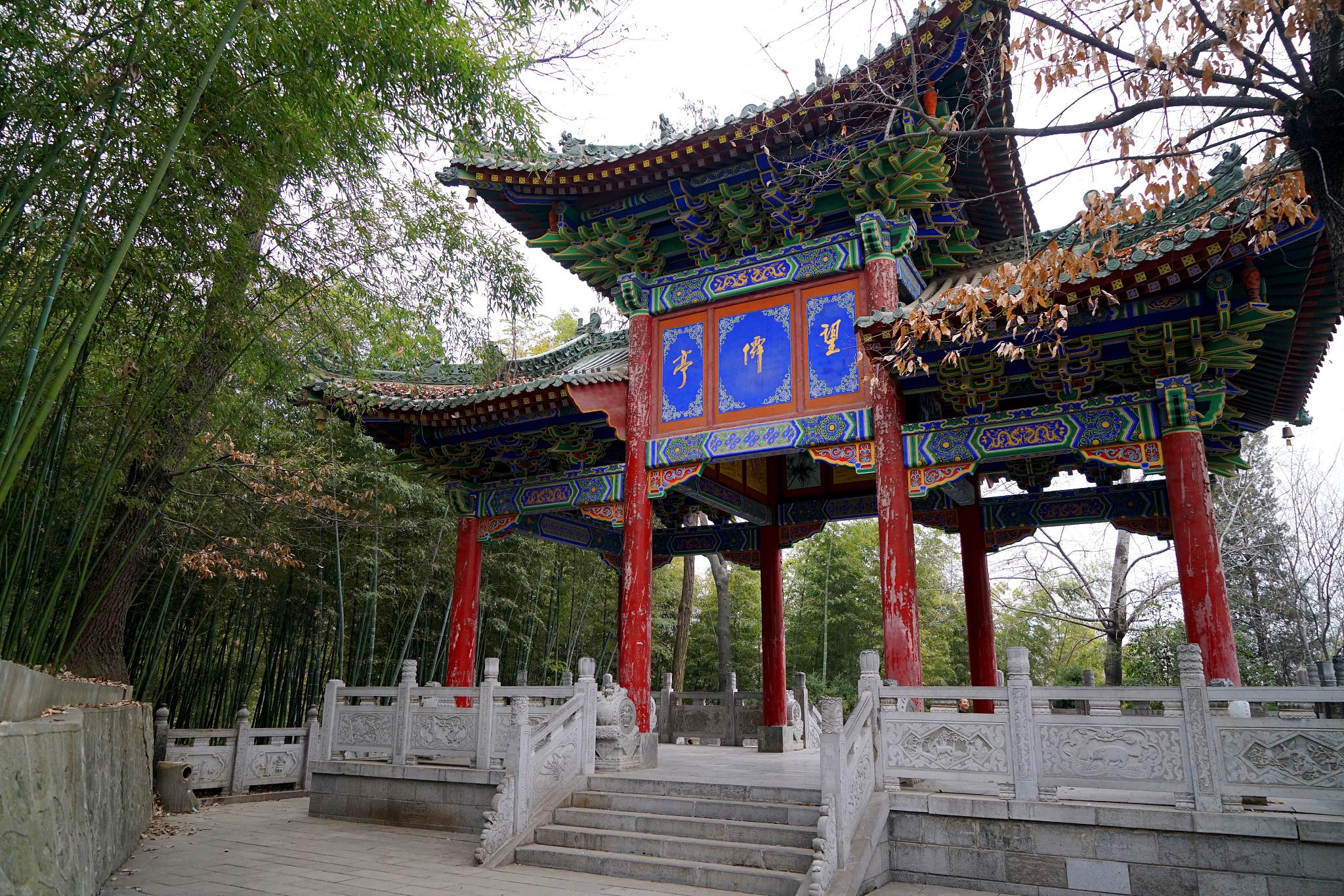 兰州五泉山游玩攻略 兰州五泉山,一座充满山水之美的公园,是游客们