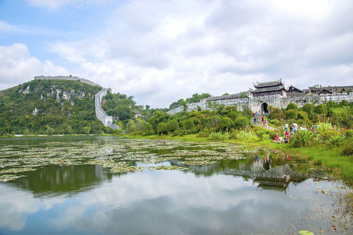 秋日环游长湖镇 秋天是长湖镇最美的季节,这里有着迷人的风景和独特的