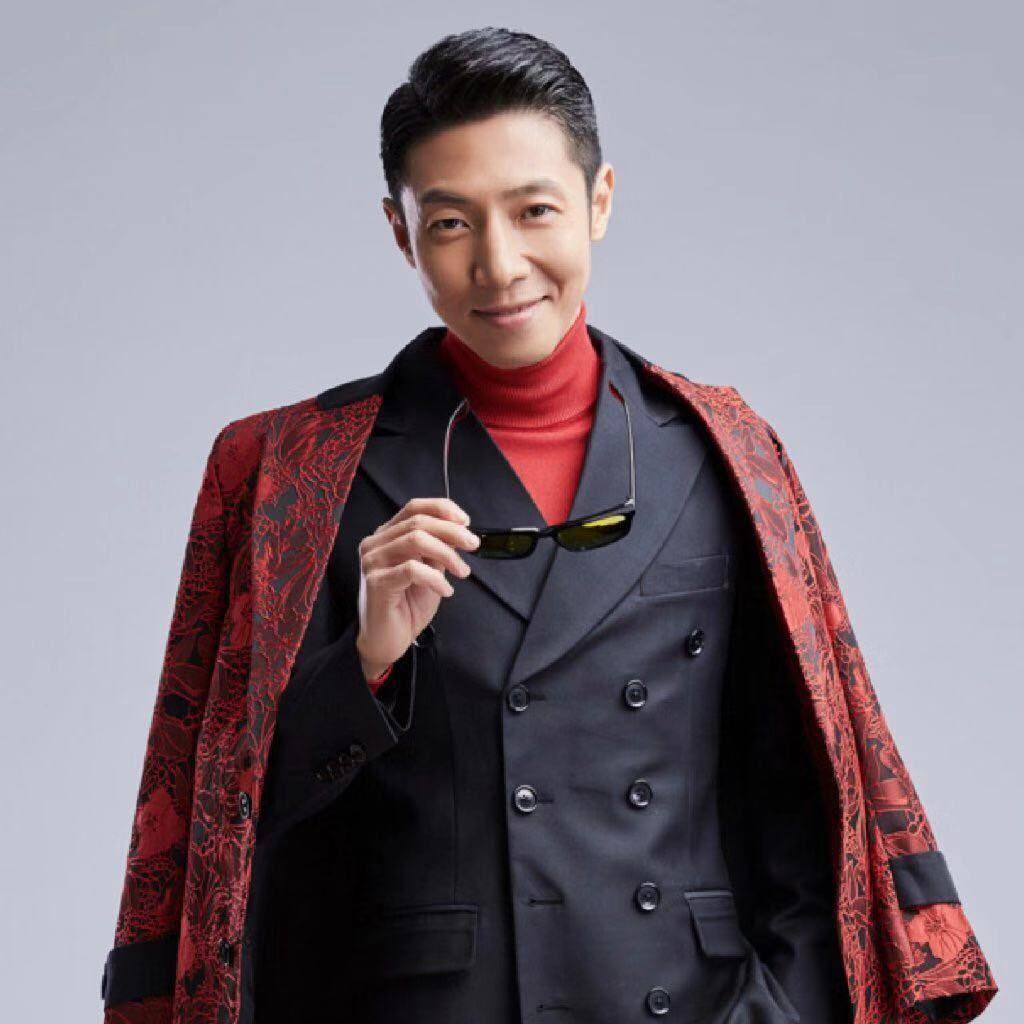 撒贝宁的原名 撒贝宁,原名撒播,是中国内地的知名节目主持人,毕业于