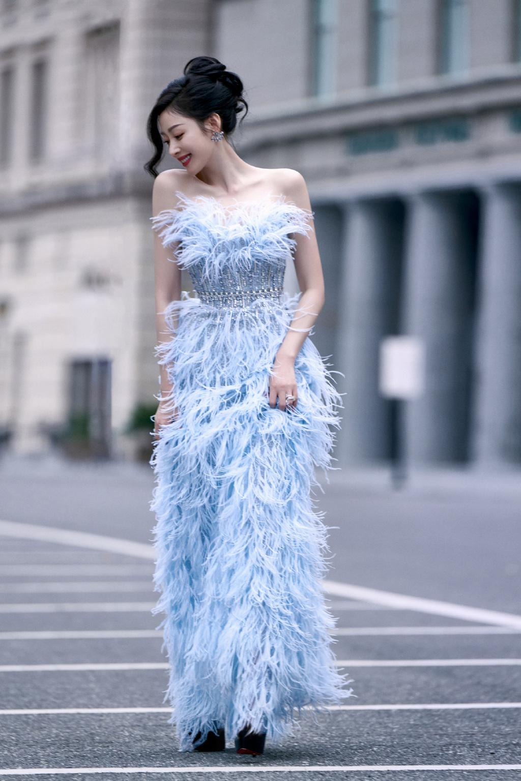 柳岩美成高配张天爱?