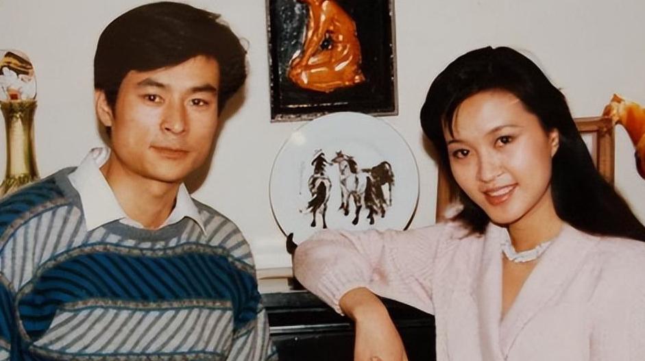 方舒:坚强面对困境 方舒,80年代的知名女演员,曾两次婚姻失败,被丈夫