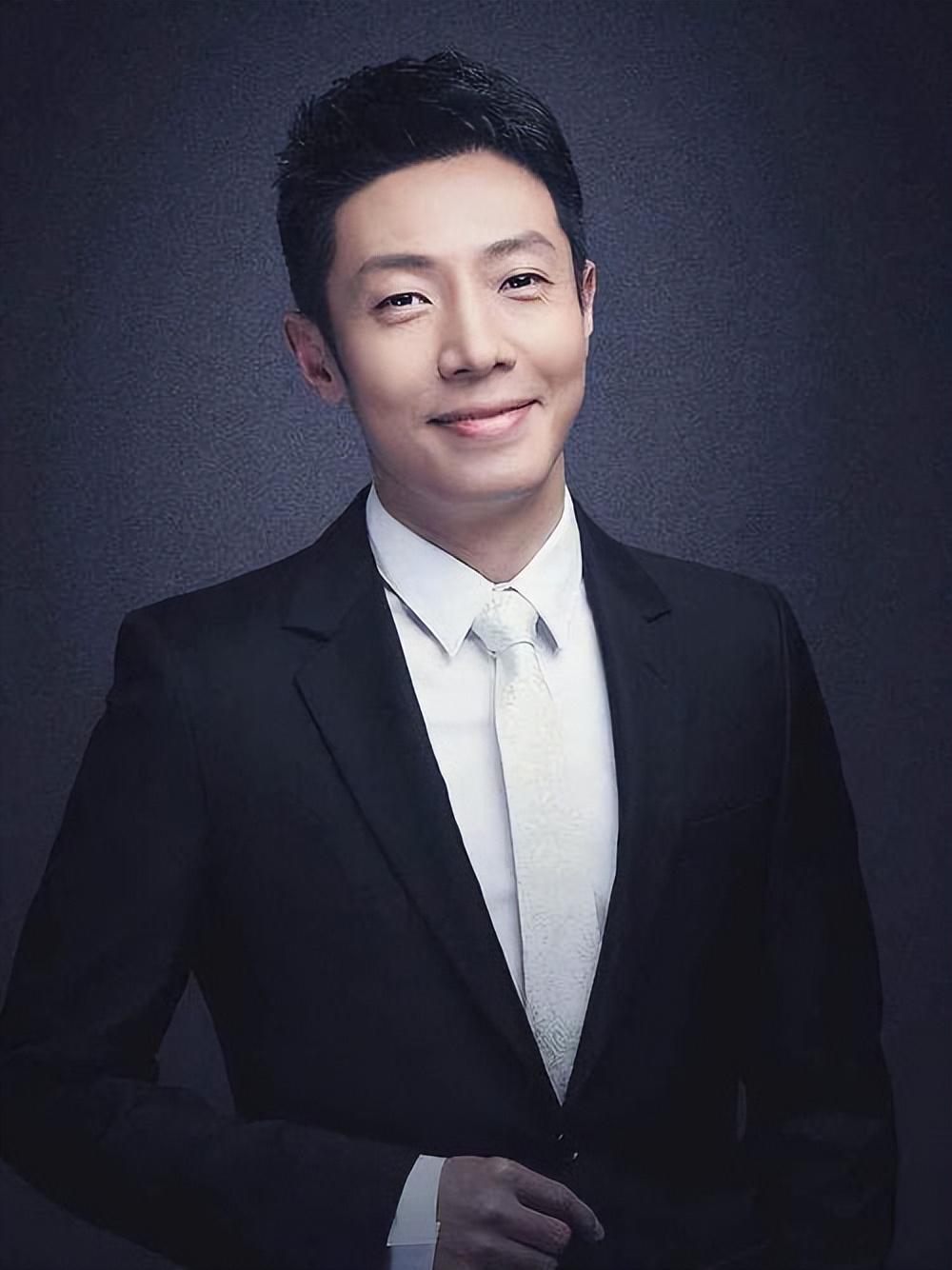 改名后事业飞黄腾达 撒贝宁,央视主持人,原名撒播,改名后事业飞黄腾达