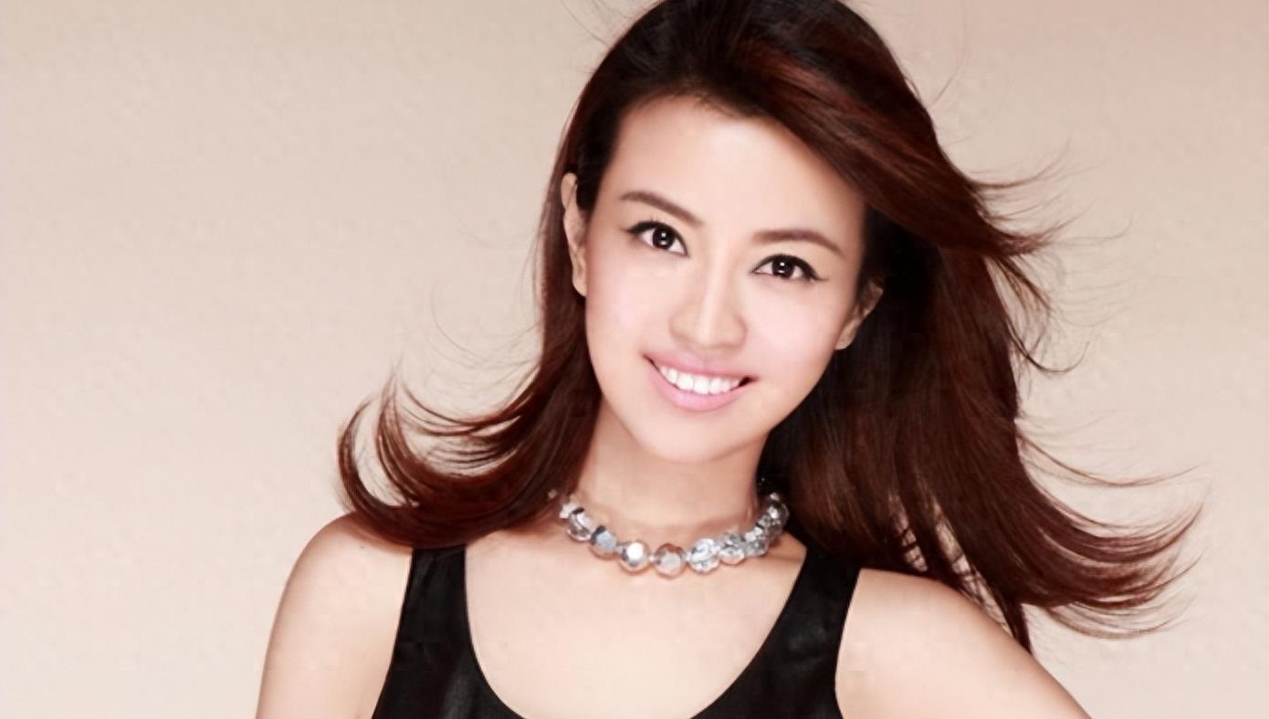 撒贝宁前女友涂经纬的故事 涂经纬被誉为中央电视台最美主持人,曾与