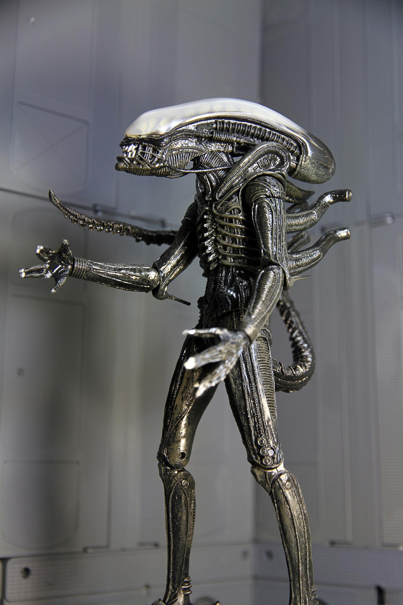 1979年的科幻恐怖电影《异形》 电影《异形》以其独特的视觉效果,紧张