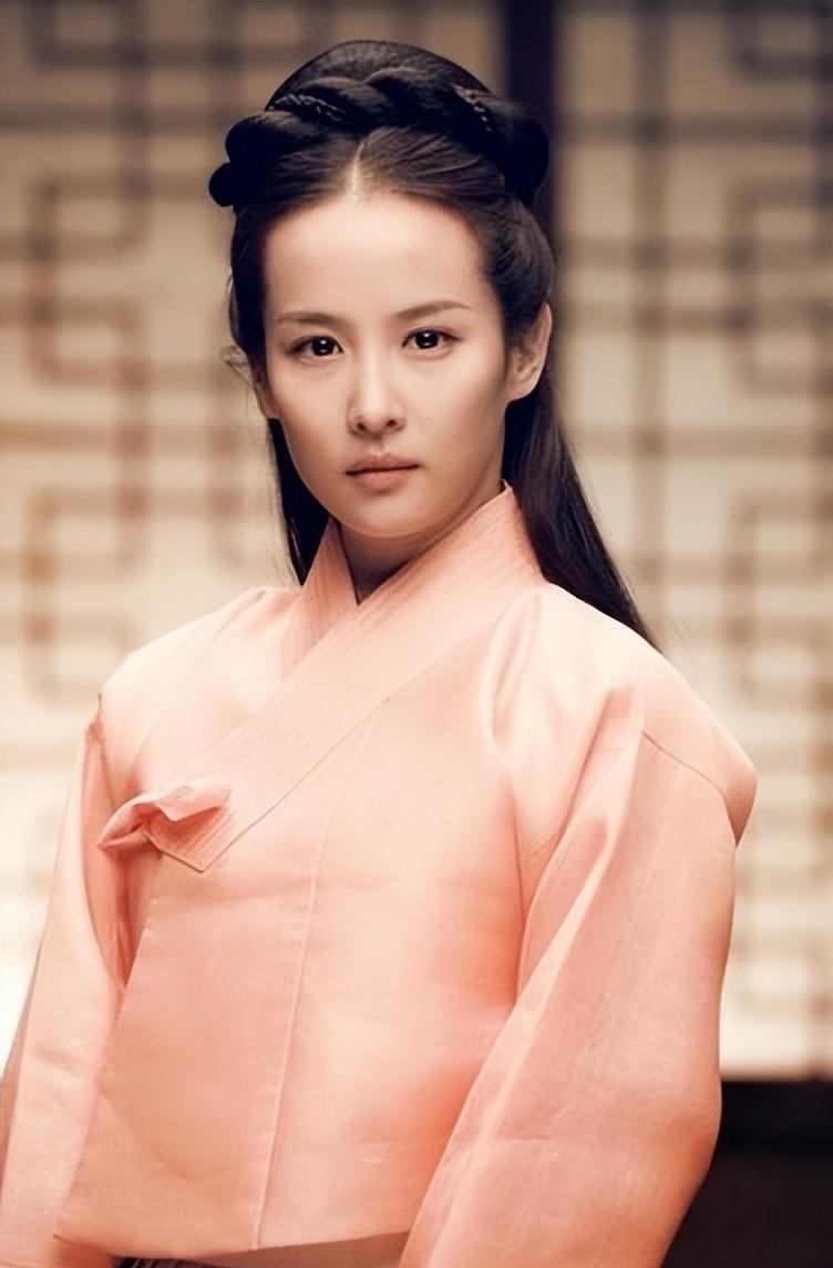 赵茹珍:女演员的榜样 赵茹珍作为女演员备受好评,专业的演技令人印象