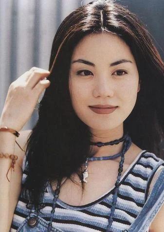 王菲与谢霆锋的"重逢" 王菲与窦唯的"不悔"是他们爱情史上最引人注目