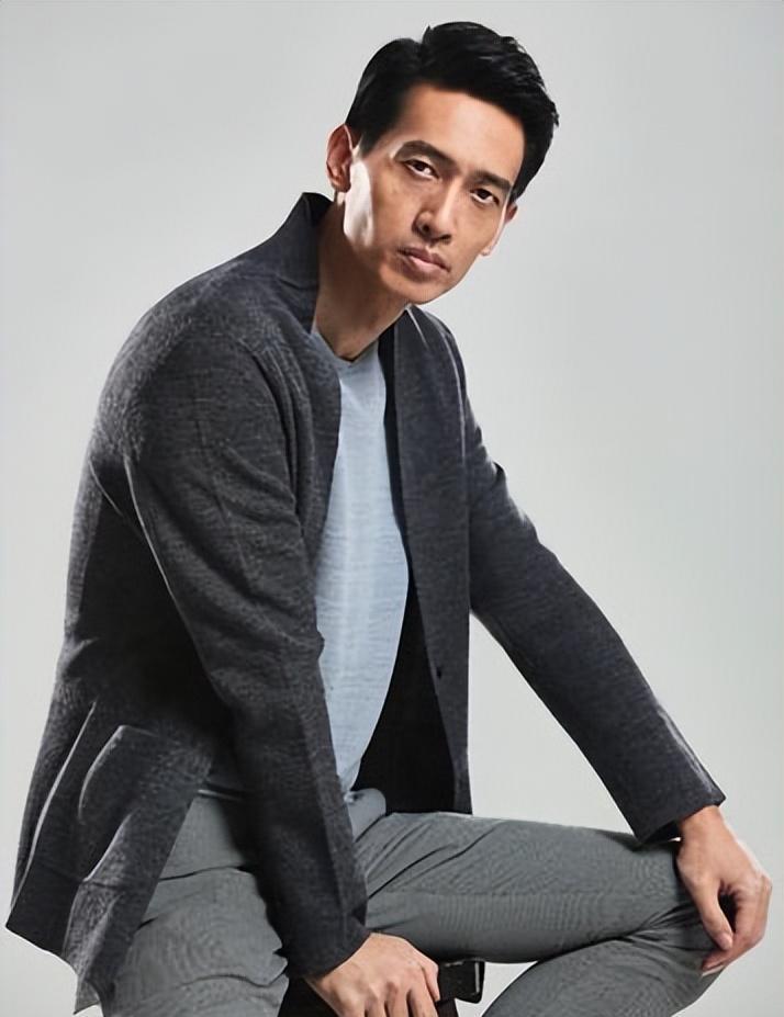 演员公磊:坐了二十多年冷板凳的明珠 公磊,生于1974年,出生地是青岛市