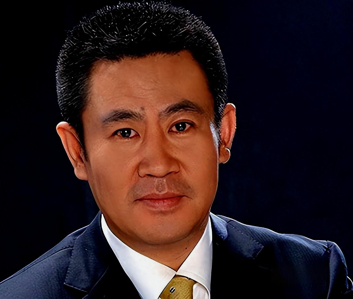 赵赫:执着与牺牲 中国著名主持人赵赫,一生追求职业成功,为事业奋斗