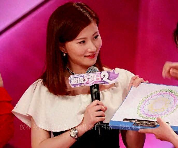 40岁的广东珠江台美女云菲:幸福人生 云菲是珠江台的主持人,她的出色