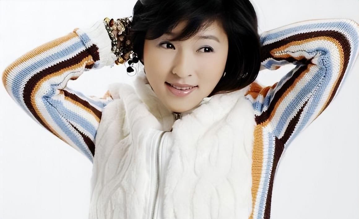 魏小军:从消失到重生 魏小军,一个充满魅力的女性演员,她的才华和表演