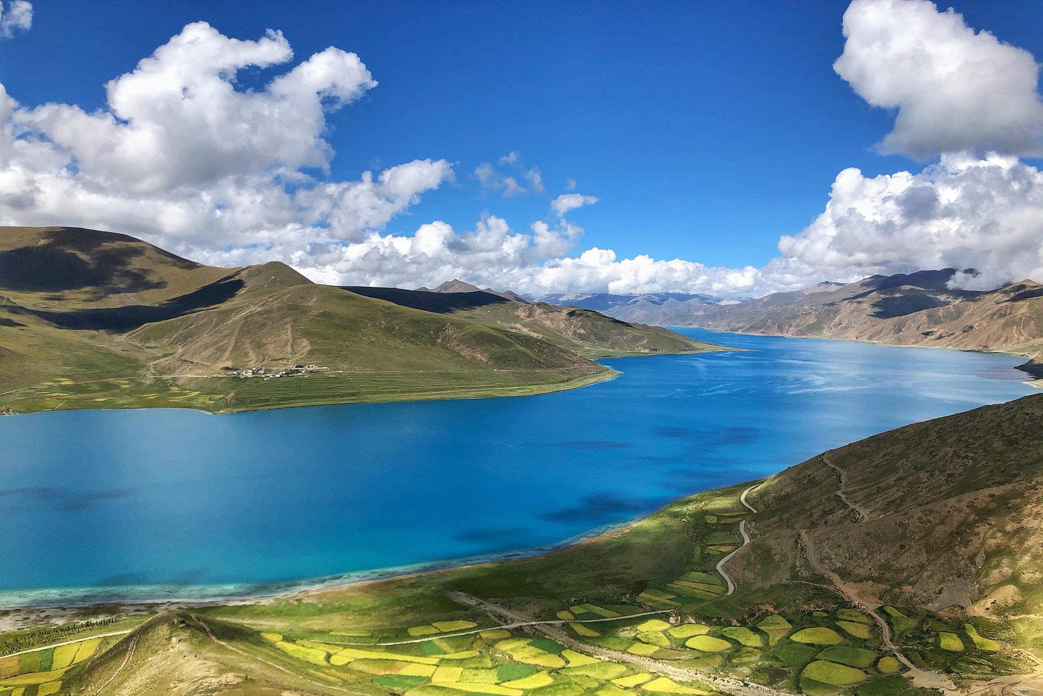 羊卓雍措和纳木措有什么不同 不是同一个地方,羊湖和羊卓雍措是两个不