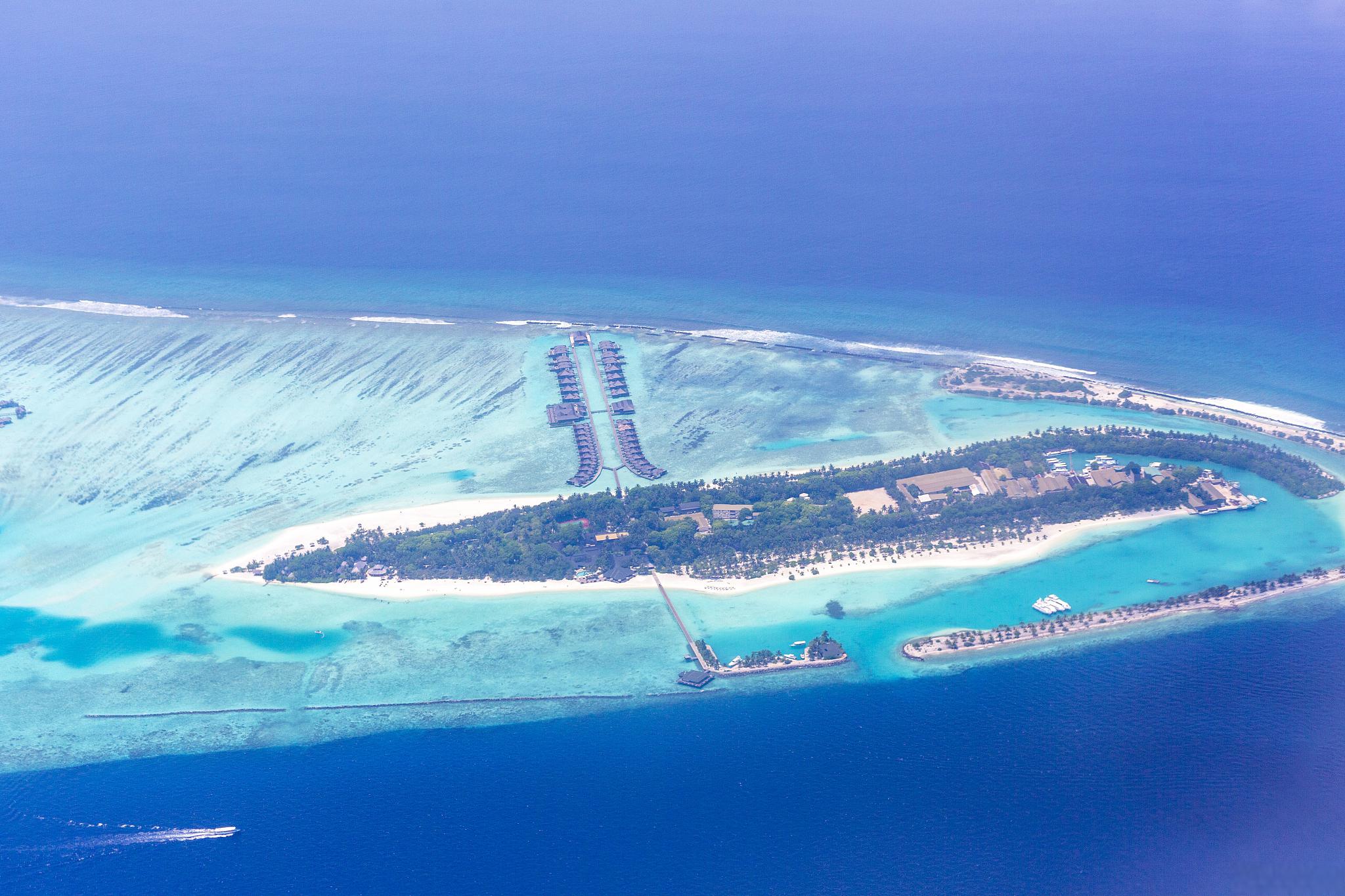 美济岛:南沙群岛的绿色天堂 美济岛是南沙群岛中最大的岛屿,也是我国