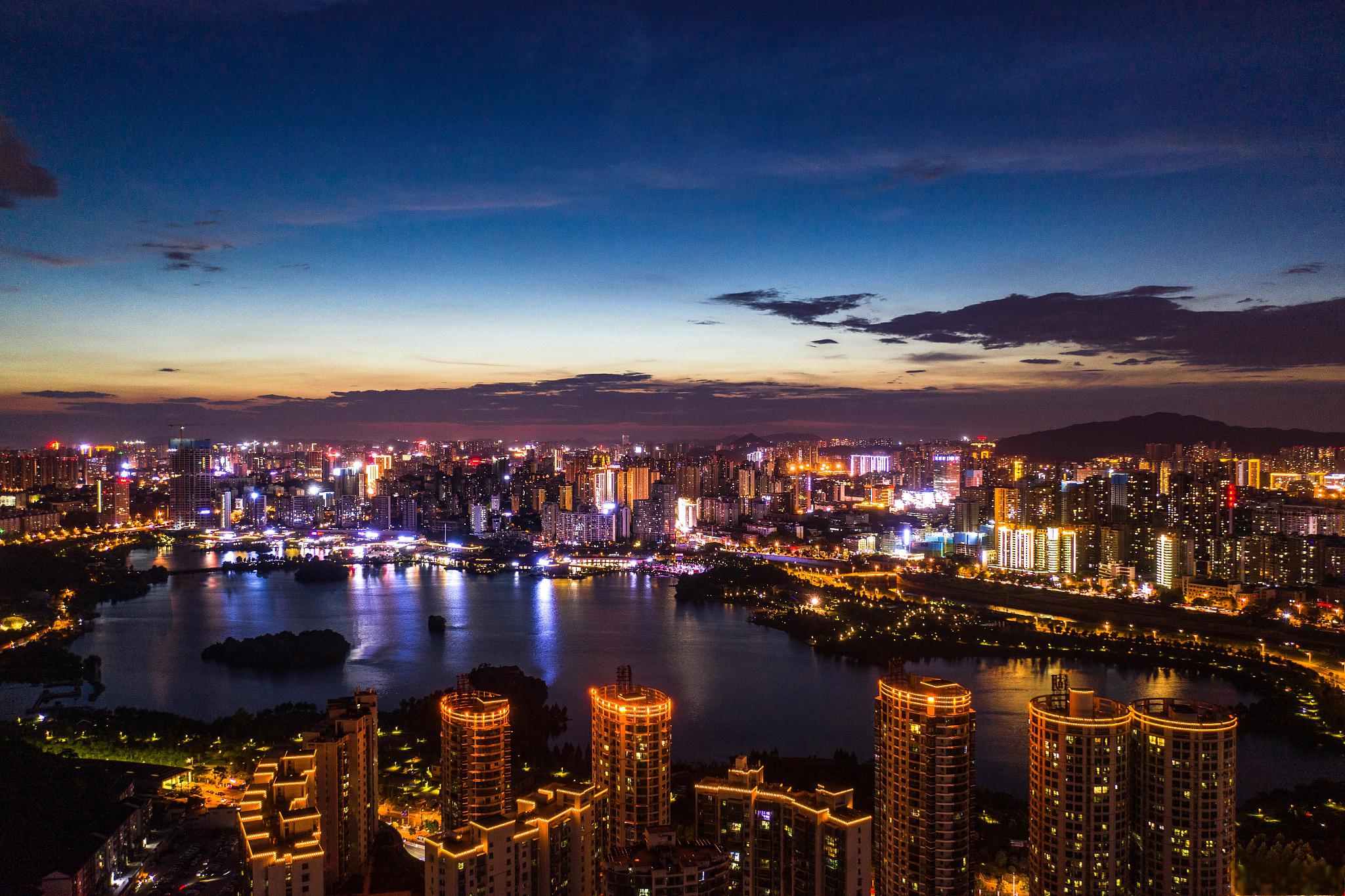 长沙,这座历史悠久的城市,拥有着丰富的文化和美丽的风景