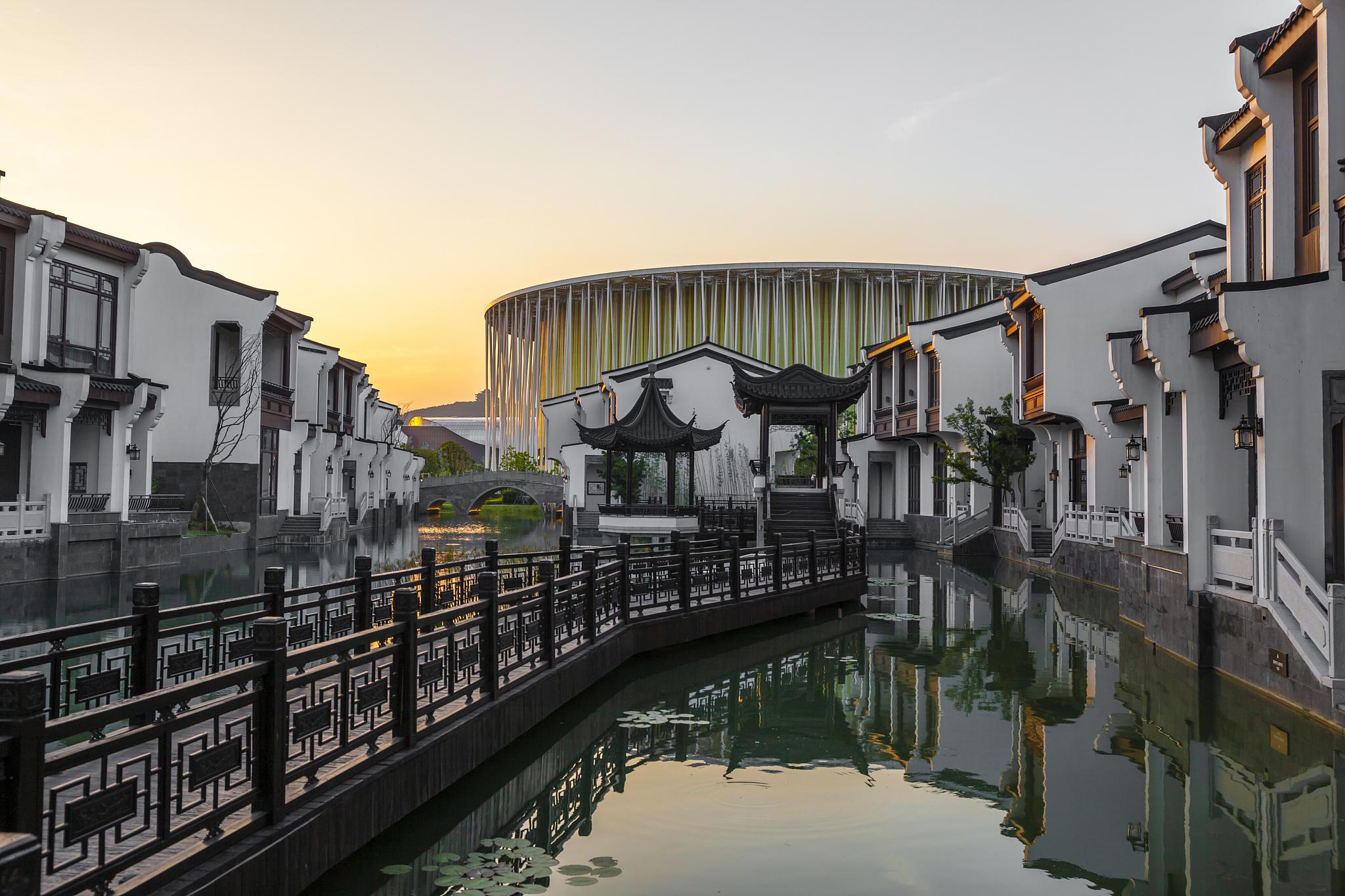 长荡湖水街旅游攻略 常州长荡湖,位于江苏省常州市溧阳市,是一个美丽