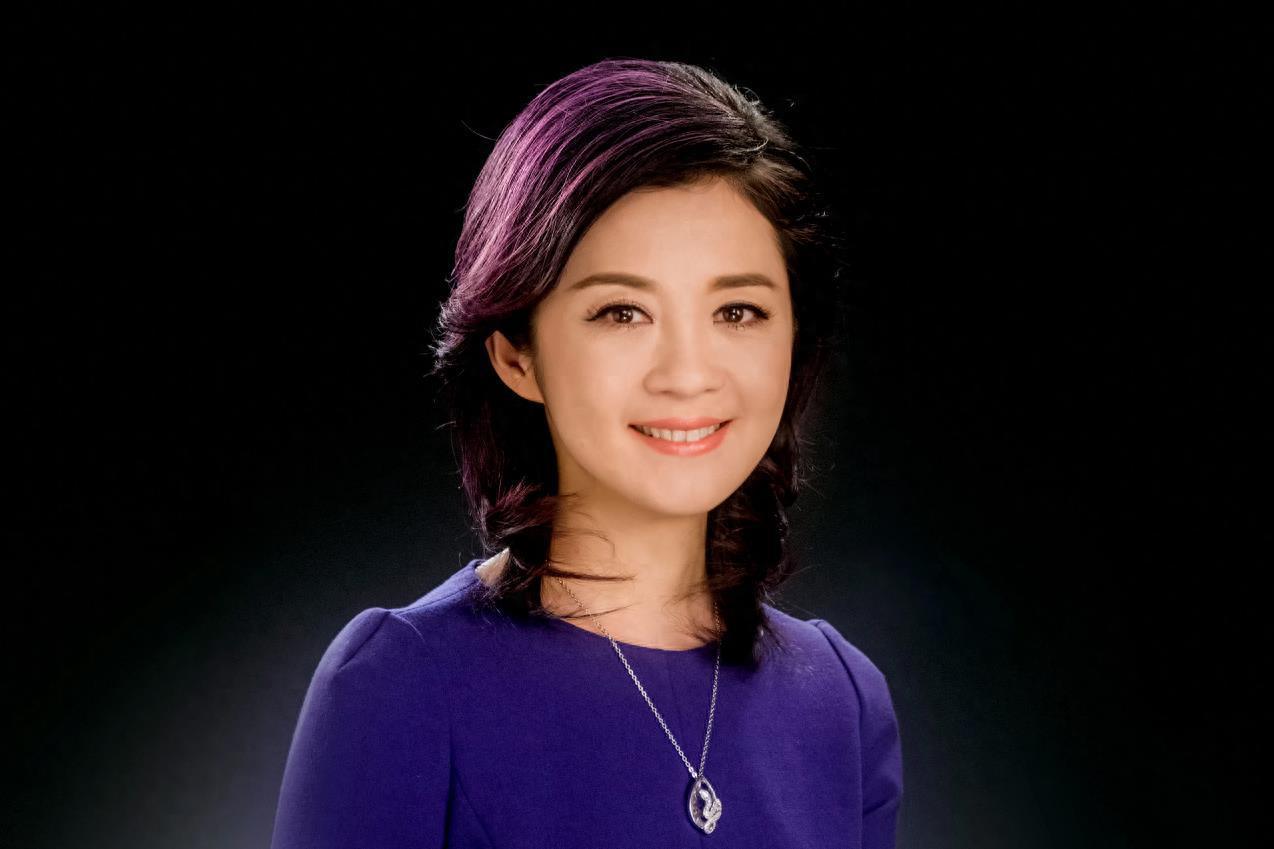 许戈辉:离开央视的原因 凤凰卫视一姐许戈辉,被誉为集美貌与智慧于一