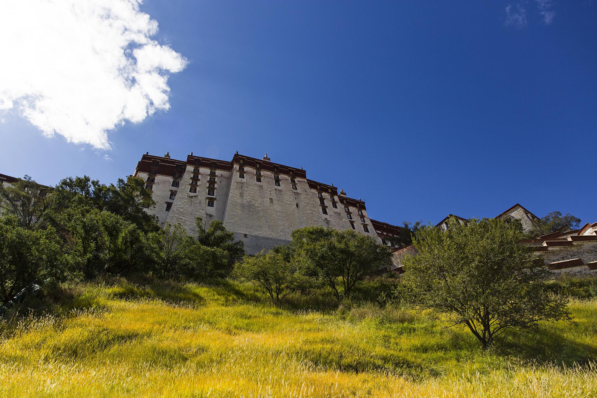 承德小布达拉宫 承德小布达拉宫,这座藏传佛教寺庙,位于河北省承德市