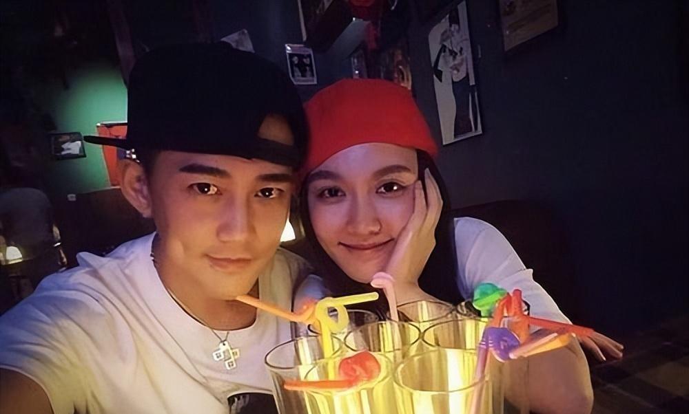 孙骁骁和任重的绯闻情事一直是娱乐圈的热门话题,两人的恋情还处于