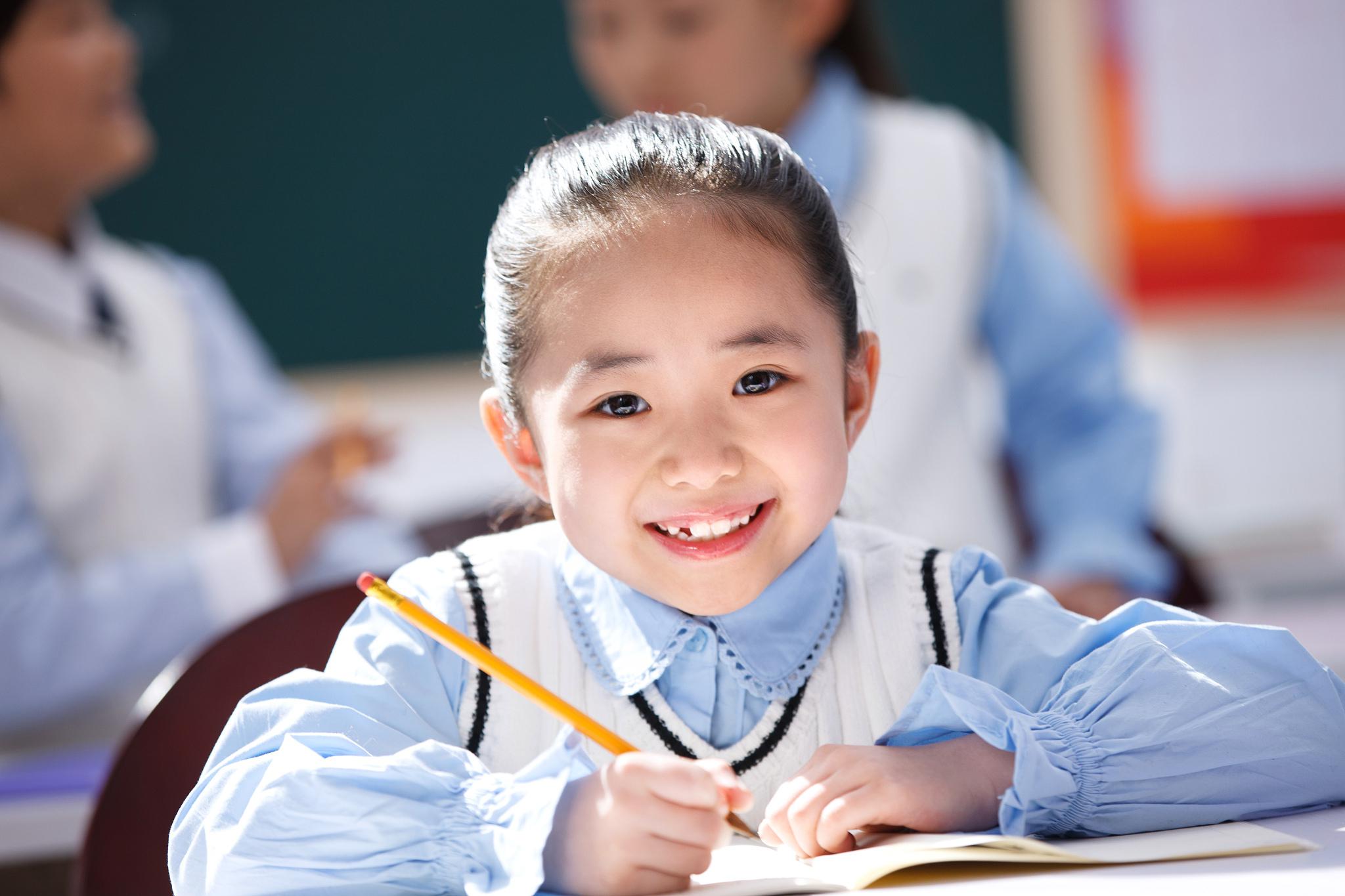 六个方法培养小学生自主思维能力 对于小学生来说,自主思维能力的培养