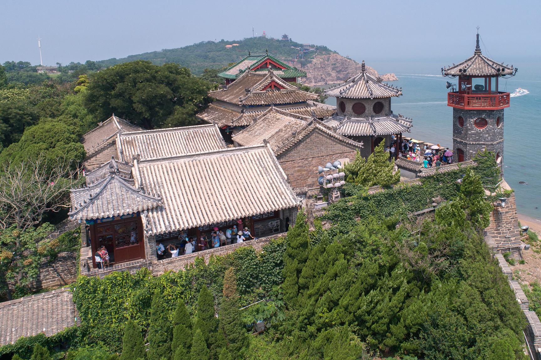 蓬莱阁的地理归属,历史渊源与文化意义 蓬莱阁位于山东省烟台市蓬莱区