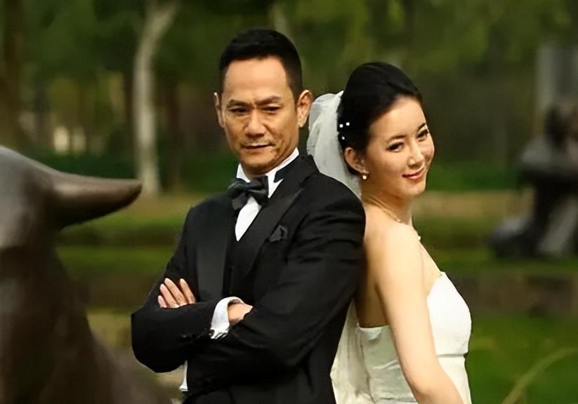 面对妻子病情的选择,果靖霖毅然决然地放弃了事业,并选择陪伴妻子一同