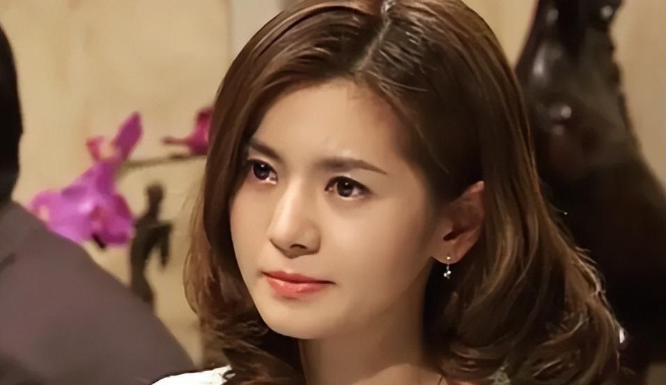 张瑞希:从成功到自毁 回顾《人鱼小姐》中的韩国演员张瑞希的成功与火