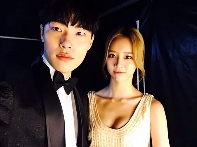 演艺界代表长寿情侣柳俊烈与惠利,经历了长达7年的深厚情感后,选粤怂