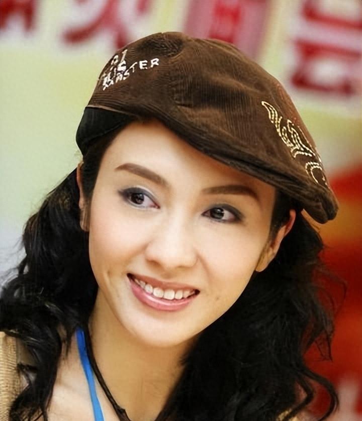 给大佬当"金丝雀"的女星 90年代的香港女演员曾经是人间尤物,但她们的
