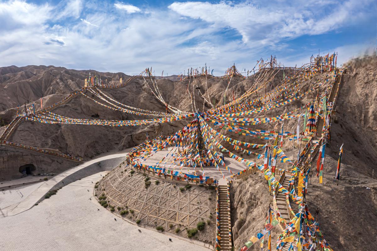 张掖七彩丹霞攻略 张掖七彩丹霞,位于中国甘肃省张掖市临泽县境内,是