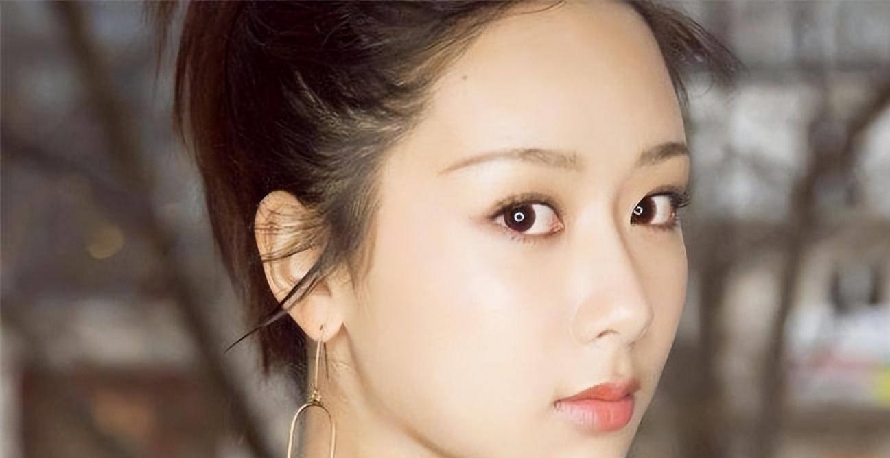 杨紫恋情曝光,回应狗仔队 娱记曝杨紫恋爱,男友也是演员,2人被猜测