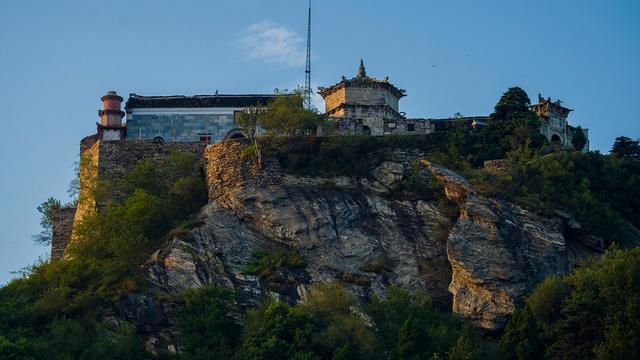 武汉后花园——木兰山 木兰山位于黄陂区,距离市区约1个半小时车程,这
