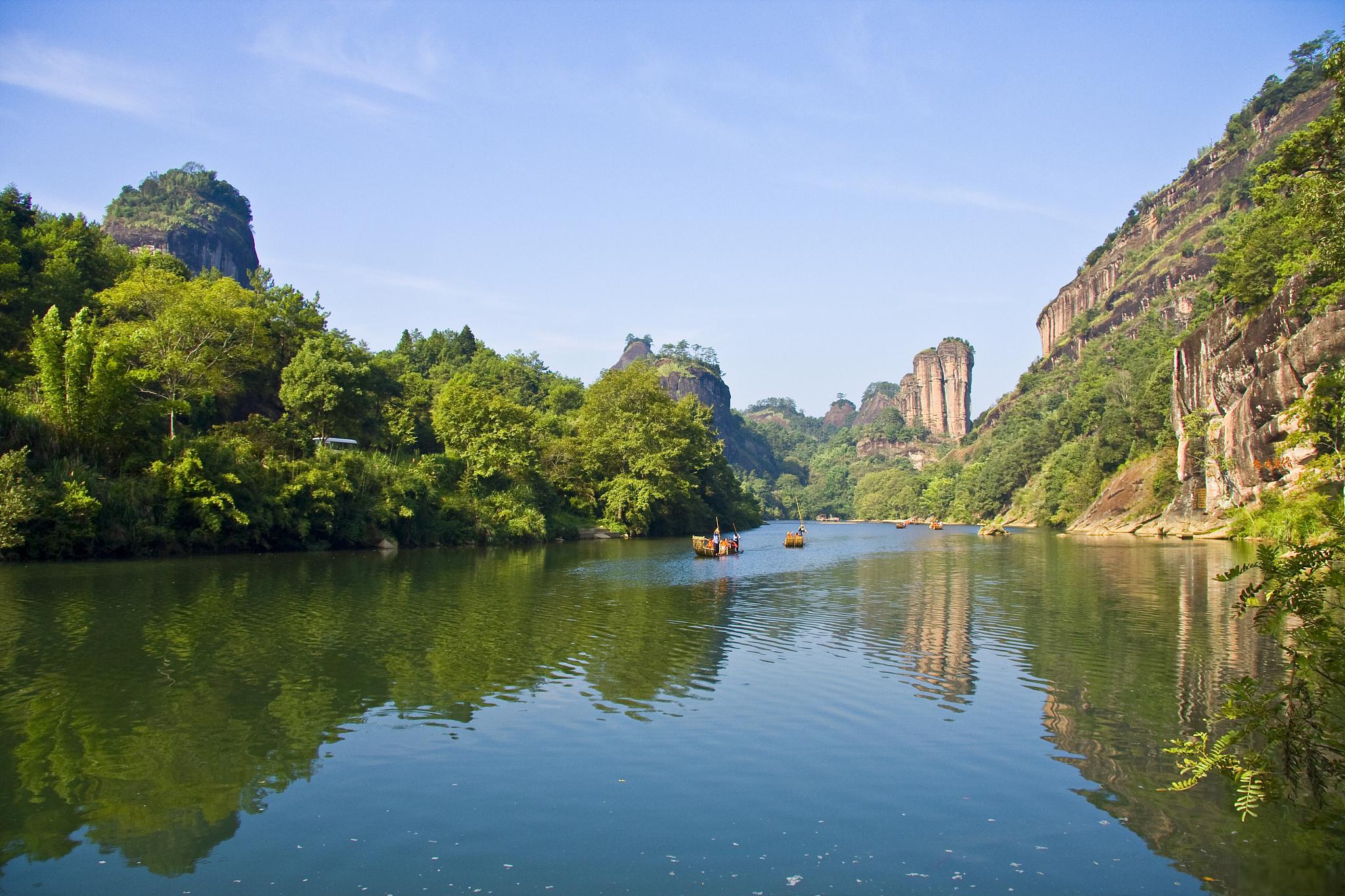 武夷山旅游攻略 武夷山是中国著名的旅游胜地