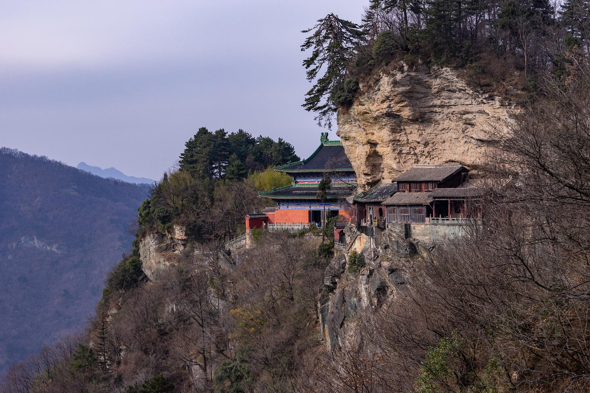 武当山,素有"天下第一仙山"之誉,是我国道教名山之一,也是世界文挥腚