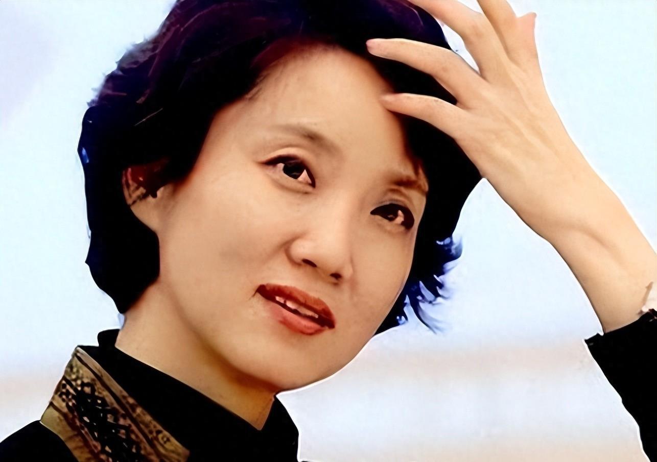 李修平:二婚嫁给省委书记,60岁没有孩子也幸福 李修平,央视新闻联播