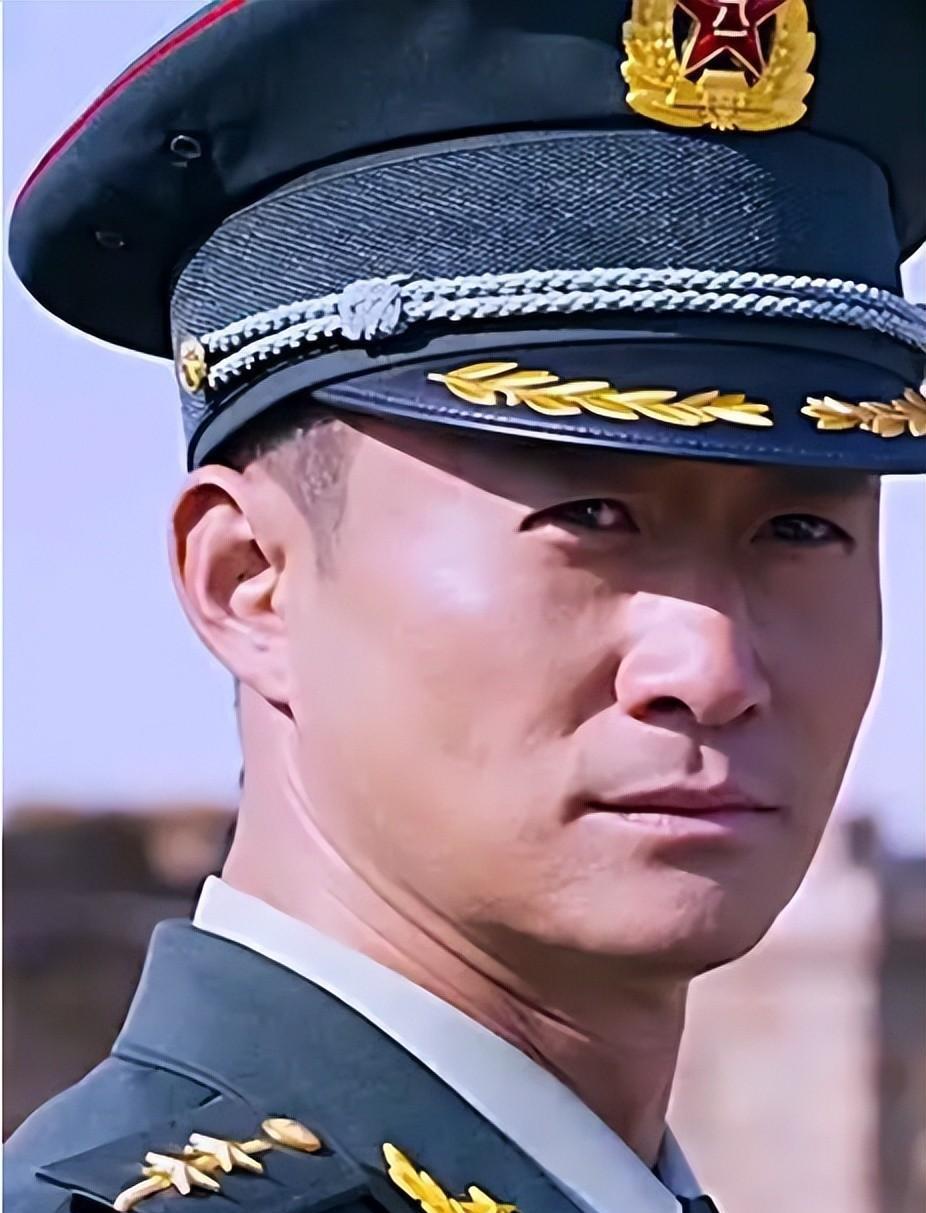 吴京:感谢父亲的陪伴和支持 吴京的成功并非一人之力所能达成,他的