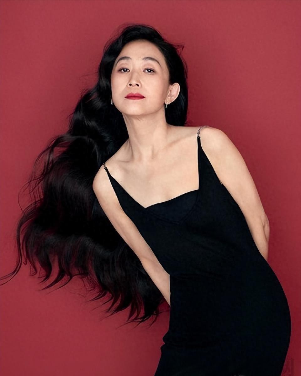 陈瑾:20年不吃米饭,与亲哥不婚不育相伴终生 陈瑾采用了20年的自虐