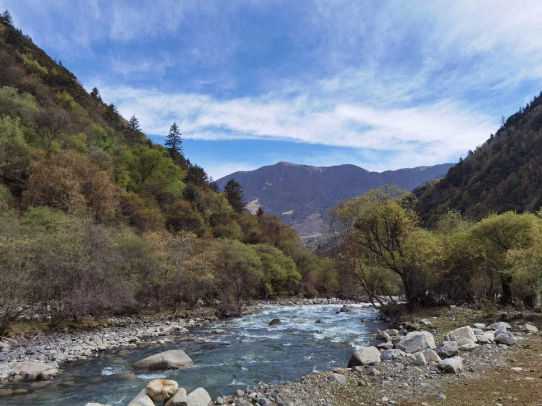 金川旅游景点推荐 金川,座落于中国四川省阿坝藏族羌族自治州毛峰山脉