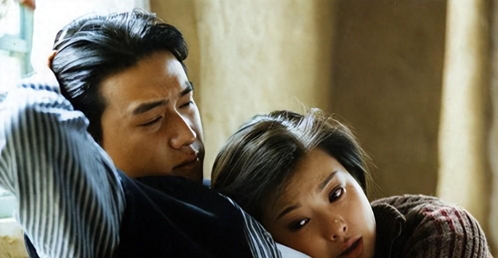 演员25年后 《永不瞑目》是一部经典的缉毒题材电视剧,陆毅在剧中扮演