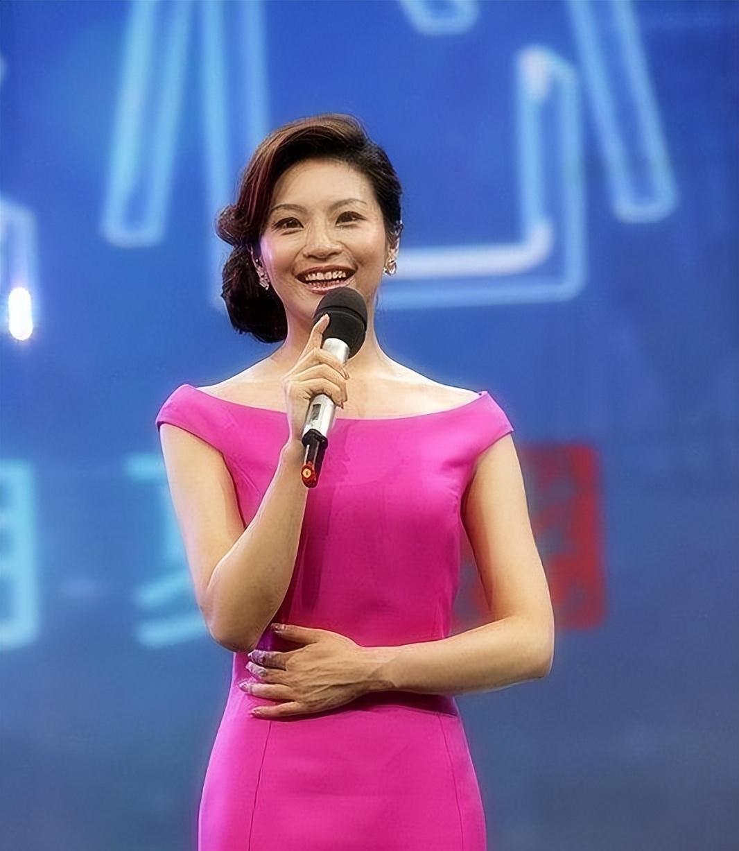 中国内地女主持人孟盛楠:专业素养和亲和力 孟盛楠,中国内地女主持人