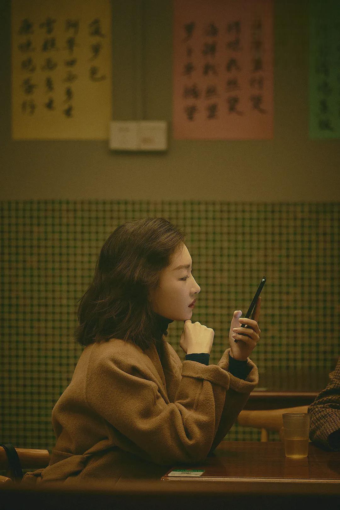 《热搜》首日票房惨淡 周冬雨新片《热搜》首日票房仅501万,连黄渤