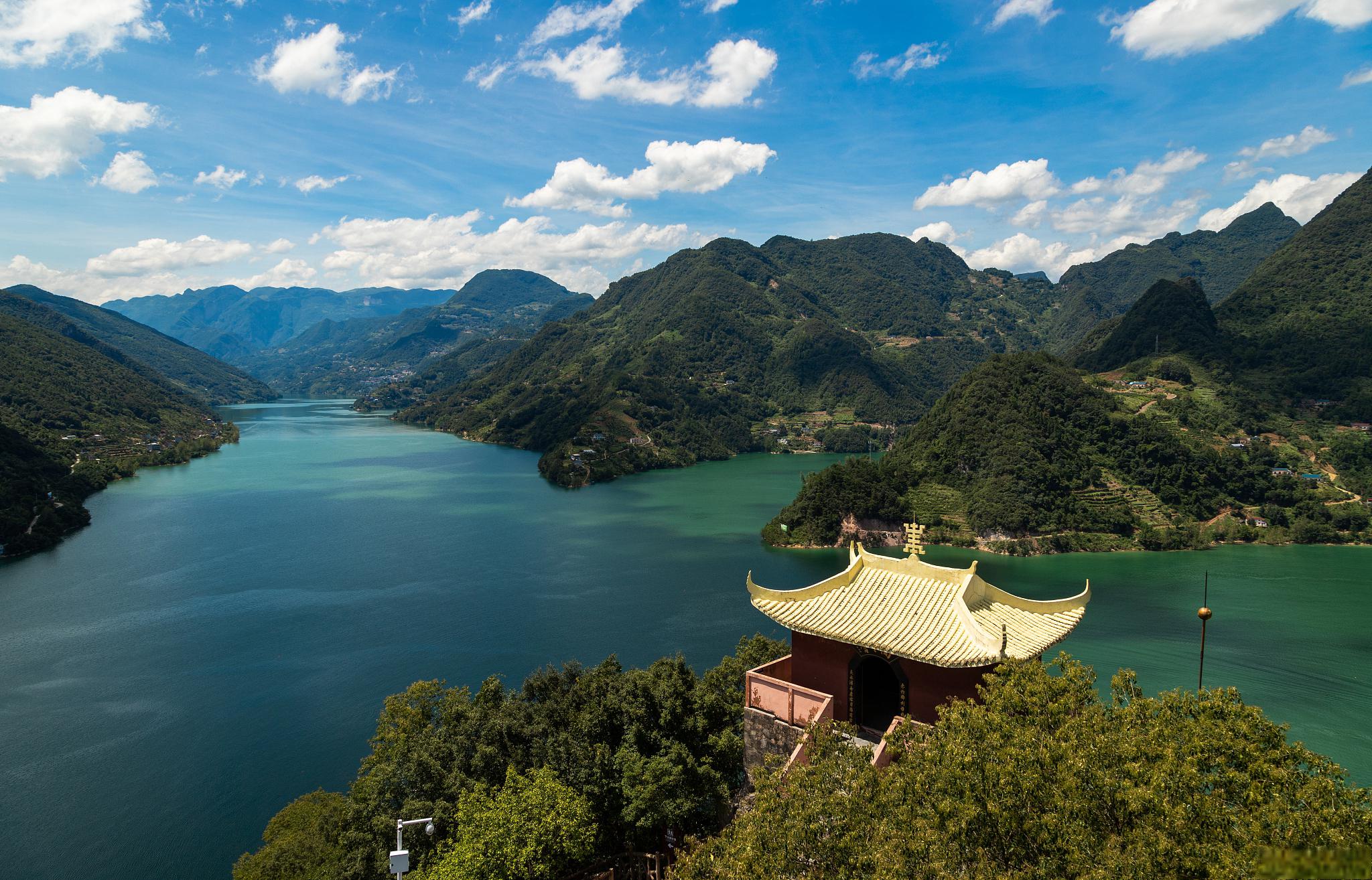 清江画廊自驾游攻略 清江画廊位于中国湖北省恩施土家族苗族自治州,是