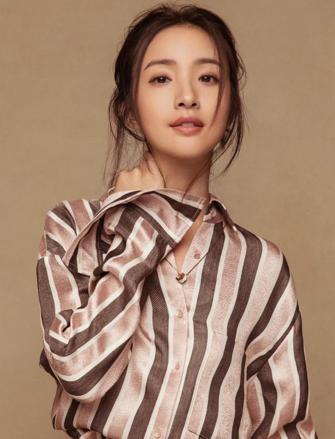 林依晨:一个真正的励志传奇 林依晨,一个在1982年出生的台湾女孩,她的