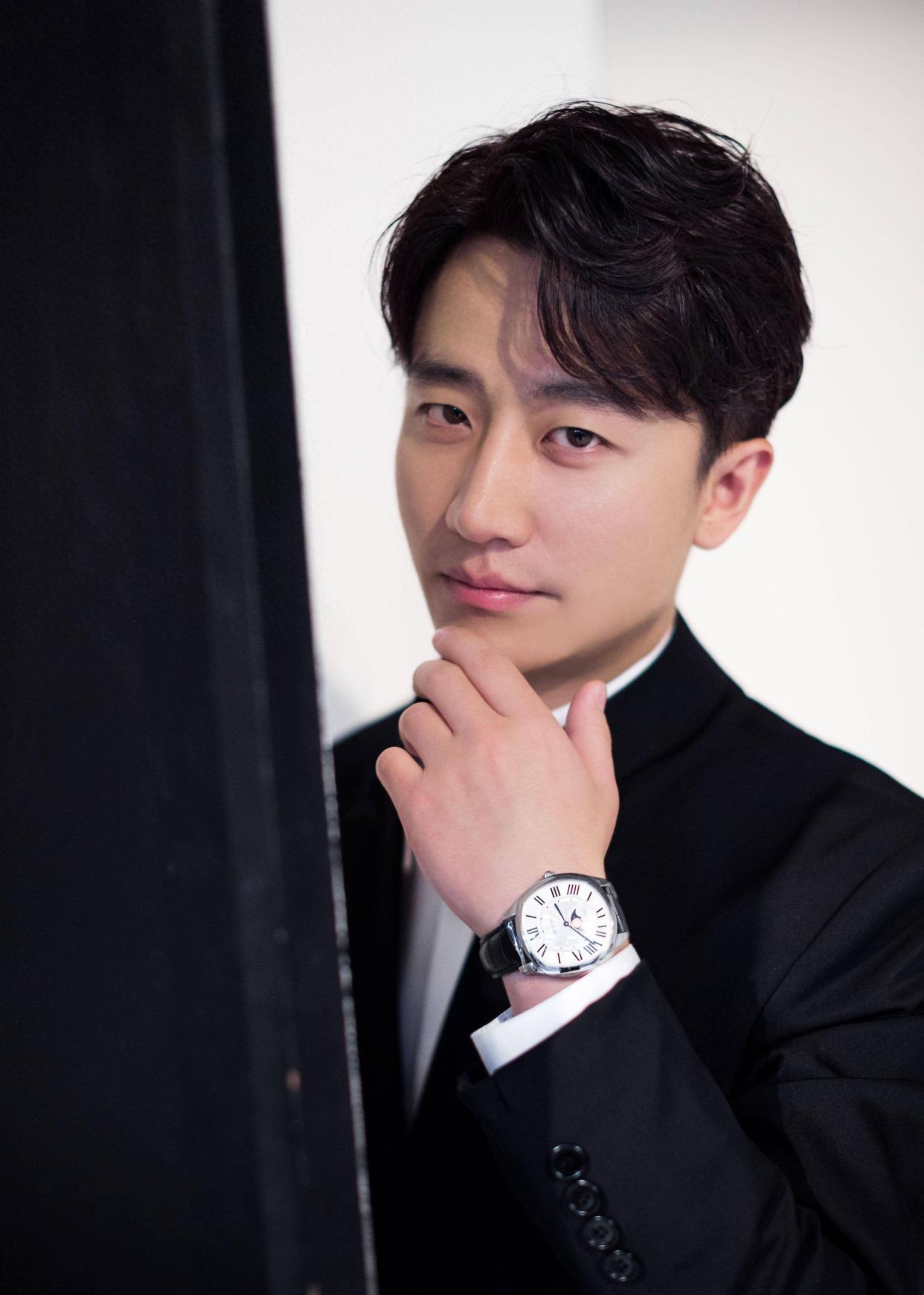 然而这7位男演员的人生命运却截然不同,其中安亚平因喉癌去世,马卫军