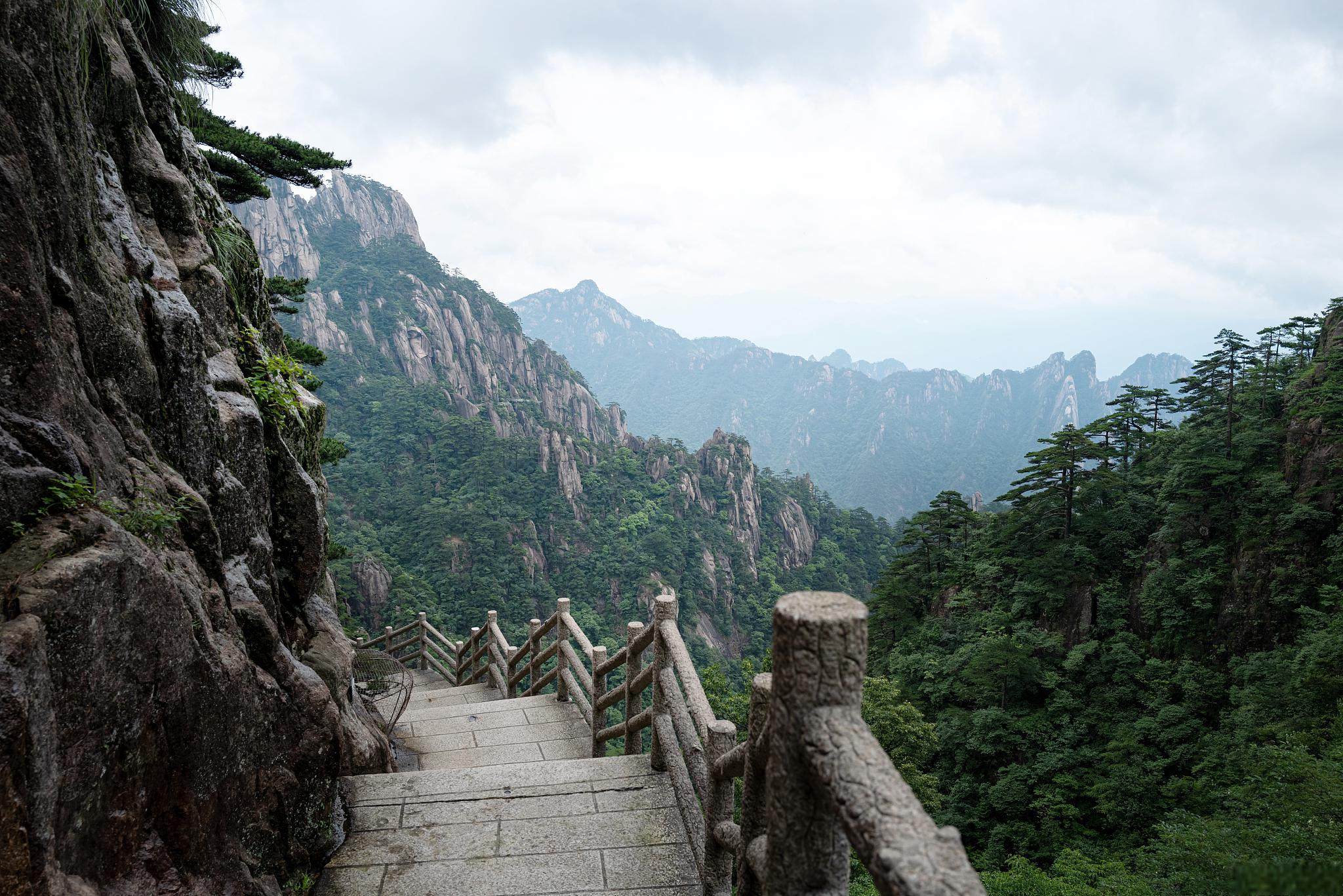 名胜 信阳,这座位于河南省的城市,有着许多令人心驰神往的旅游景点